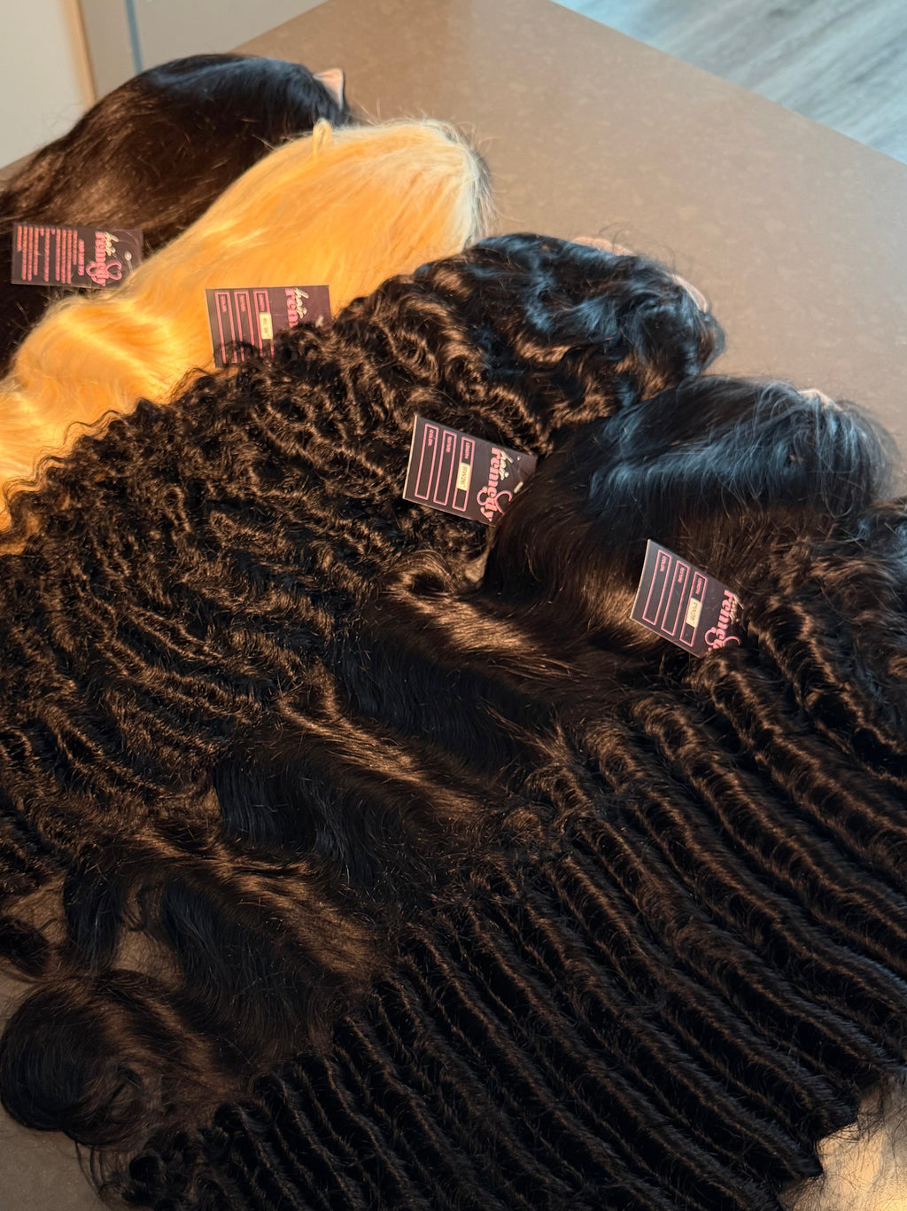 13x4 Transparent Wigs (180% Density)